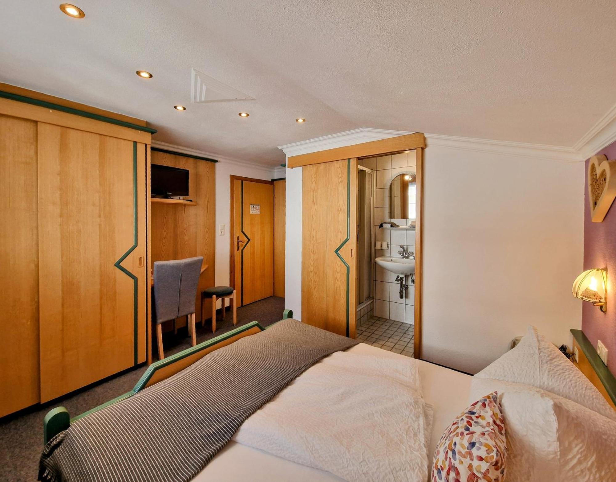 Berghotel Almrausch Berwang Szoba fotó